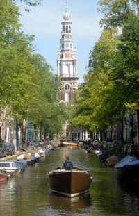 Boat through Amsterdam with Vaarschool Amsterdam